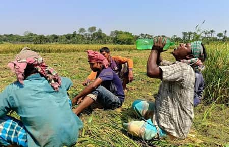 চুয়াডাঙ্গায় বয়ে যাচ্ছে ‘লু হাওয়া’, ঘরেও থাকতে পারছে না মানুষ