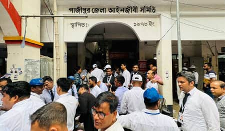 গাজীপুর জেলা আইনজীবী সমিতির শান্তিপূর্ণ ভোটগ্রহণ