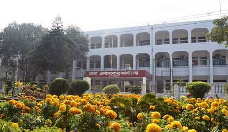 লালমনিরহাট জেলা প্রশাসকের কার্যালয়ে ৩৭ জনের চাকরি