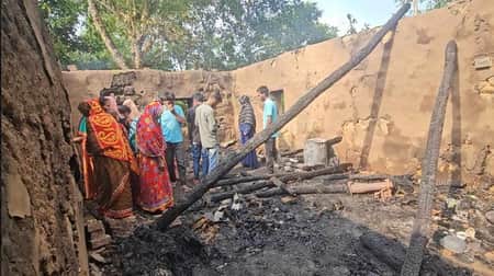 খাগড়াছড়িতে বজ্রপাতে বসতঘরে আগুন লেগে মা-ছেলের মৃত্যু