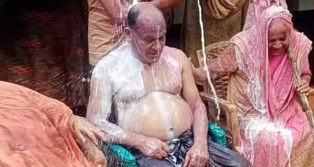 চেয়ারম্যান হয়ে দুধ দিয়ে গোসল করলেন মন্ত্রীর চাচাতো ভাই Gosol