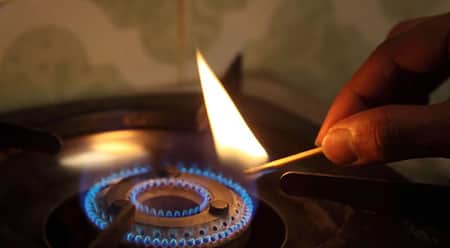 যেসব এলাকায় শনিবার ১৫ ঘণ্টা গ্যাস কম থাকবে gas