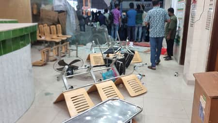 ভুল চিকিৎসায় মা ও নবজাতকের মৃত্যু, হাসপাতাল ভাঙচুর ভুল চিকিৎসায়