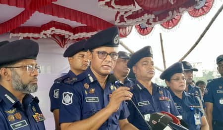 ঝুঁকিপূর্ণ অনিরাপদ যাত্রায় শামিল হবেন না