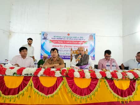কালীগঞ্জে নারী কর্মীদের জমাকৃত সঞ্চয়ী টাকার চেক বিতরণ কালীগঞ্জে পল্লী কর্মসংস্থান ও সড়ক রক্ষণাবেক্ষণ কর্মসূচির চেক পেলো ৬৪ জন নারী