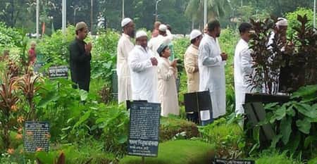 কবর জিয়ারতের সঠিক নিয়ম ও দোয়া Kobor Jitarot