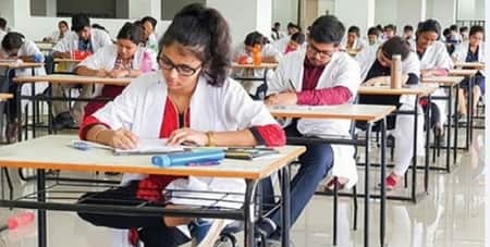 বেসরকারি মেডিকেলে কেন শিক্ষার্থীদের এত বড় সংকট? Medial-collage