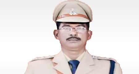 নারীর সঙ্গে আপত্তিকর অবস্থায় ধরা, ডেপুটি সুপার হলেন কনস্টেবল Police