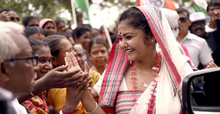 এগিয়ে তৃণমূল প্রার্থী অভিনেত্রী সায়নী ঘোষ Sayoni