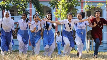 শনিবার ছুটি ফেরাতে নতুন পরিকল্পনা, শিক্ষাপঞ্জিতে কাটছাঁটের ইঙ্গিত Student