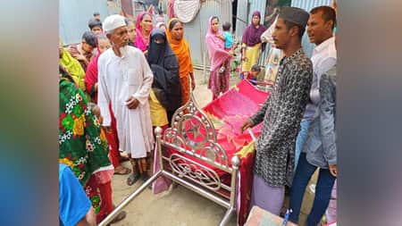 অ্যান্টিভেনম শেষ না করেই গেলেন কবিরাজের কাছে, পথেই গৃহবধূর মৃত্যু!