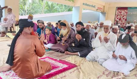 পটুয়াখালীর বদরপুর গ্রামে চলছে ঈদ উদযাপন