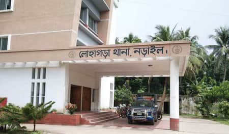 বান্ধবীদের সঙ্গে বেড়াতে গিয়ে ধ.র্ষ.ণে.র শিকার স্কুলছাত্রী lohagara