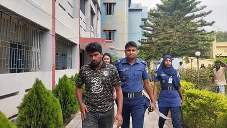 ছাত্রলীগ নেতার অনার্স চতুর্থ বর্ষের পরীক্ষা দিচ্ছিলেন কাউন্সিলর পুত্র