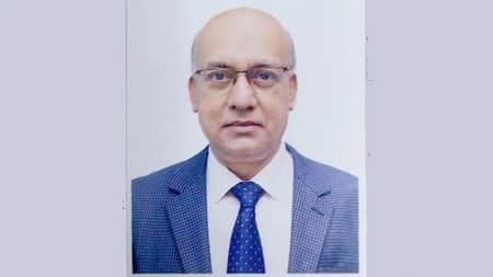 বিচার চলাকালে এজলাসে অসুস্থ হয়ে পড়লেন বিচারপতি