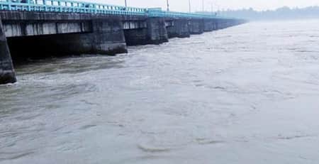 তিস্তার পানি বেড়ে বিপৎসীমার ওপরে, উত্তরেও বন্যার শঙ্কা Tista