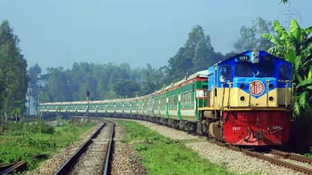 ট্রেন চলাচল
