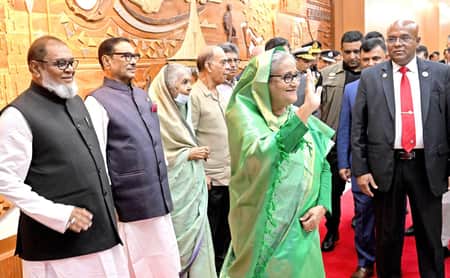 চার দিনের সফরে চীনের পথে প্রধানমন্ত্রী