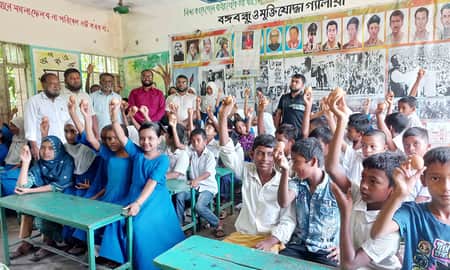 শিক্ষার্থী পেলো সিদ্ধ ডিম