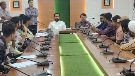 কালীগঞ্জে প্রশাসনের সাথে শিক্ষার্থীদের মতবিনিময় কালীগঞ্জে প্রশাসনের সাথে শিক্ষার্থীদের মতবিনিময়