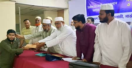 গাজীপুর নিহত পরিবারকে ২ লাখ টাকা করে জামায়াতের অনুদান গাজীপুর নিহত পরিবারকে ২ লাখ টাকা করে জামায়াতের অনুদান