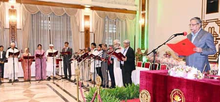 অন্তর্বর্তী সরকারের উপদেষ্টারা কে কোন মন্ত্রণালয়ের দায়িত্ব পেলেন