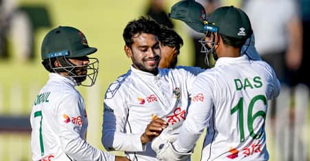 স্বস্তি নিয়ে দ্বিতীয় দিন শেষ করল বাংলাদেশ Bangladesh