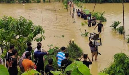 পাহাড়ি ঢলে ডুবছে কুমিল্লা, ঘরবাড়ি ছাড়ছেন মানুষ Cumilla