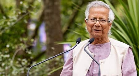 ড. ইউনূসকে প্রধান করে অন্তর্বর্তী সরকার গঠনের সিদ্ধান্ত DR Yunus