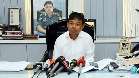 বাবা চালের কারবারি হলেও মুক্তিযোদ্ধা কোটায় চাকরি নেন ডিবি হারুন Harun