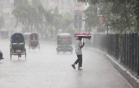 সাগরে লঘুচাপের প্রভাবে ভারী বর্ষণের পূর্বাভাস Heavy Rain