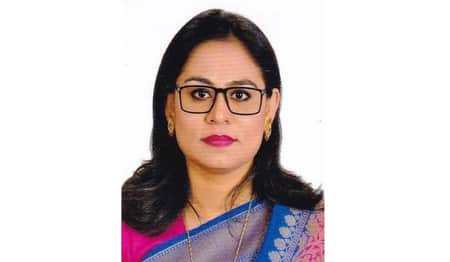 মানিকগঞ্জে ডিসির বিরুদ্ধে ৩ কোটি টাকা লুটপাটের অভিযোগ! MANIKGANJ PIC