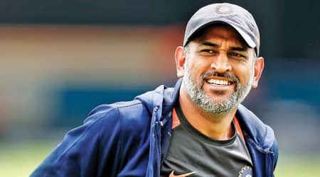 এখন বিশ্বের সেরা বোলার কে? বেছে নিলেন ধোনি MS-Dhoni