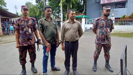 ভারতে পালানোর সময় আওয়ামী লীগের দুই নেতা আটক