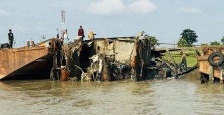 কর্ণফুলী নদী থেকে ১৫০ বছরের পুরোনো জাহাজ উদ্ধার