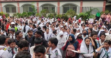 টঙ্গীতে শিক্ষার্থীদের আন্দোলনের মুখে দুই শিক্ষকের পদত্যাগ