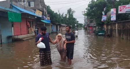 টানা বৃষ্টি ও পাহাড়ি ঢলে ফেনীতে ৮০ গ্রাম প্লাবিত ফেনী