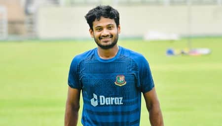 চোটে পড়ে ছিটকে গেলেন জয়