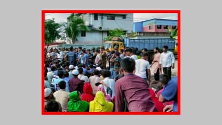 টঙ্গীতে ১৩ দফা দাবিতে শ্রমিকদের কর্মবিরতি টঙ্গীতে ১৩ দফা দাবিতে শ্রমিকদের কর্মবিরতি