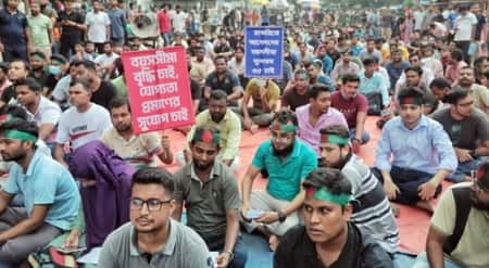 সুস্পষ্ট আশ্বাস ছাড়া আন্দোলন চালিয়ে যাওয়ার ঘোষণা চাকরিপ্রত্যাশীদের