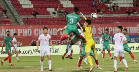 গোলরক্ষকের হাস্যকর ভুলের পর বড় হার বাংলাদেশের Bangladesh