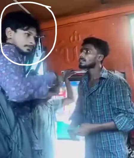 ভুয়া জবি সহ-সমন্বয়ক পরিচয়ে বাসের হেলপারকে মারধর ছাত্রলীগ নেতার