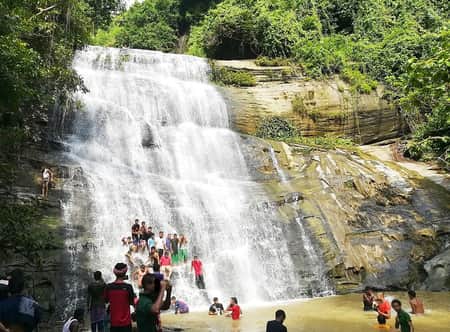 খৈয়াছড়া ঝরনায় পর্যটক প্রবেশে সাময়িক নিষেধাজ্ঞা