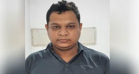 ভারতে পালানোর সময় ছাত্রলীগ নেতা আটক BSL
