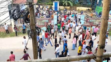 তারেক রহমানের সঙ্গে ভিডিও কনফারেন্স চলাকালে বিএনপির দুই গ্রুপের সং-ঘ-র্ষ