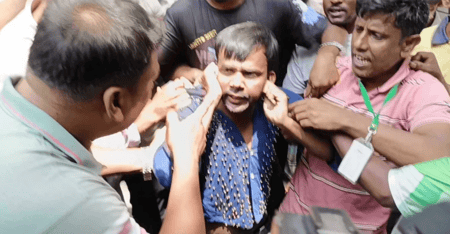 বগুড়ায় হিরো আলমকে বেধরক মারধর, কান ধরে উঠবস