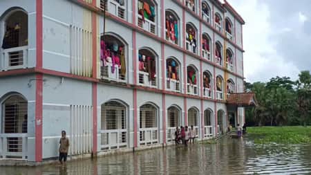 এখনও ২ ফুট পানির নিচে অনেক এলাকার ঘরবাড়ি flood