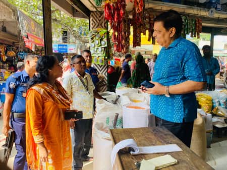 কালীগঞ্জে ভোক্তা অধিকার আইনে অভিযান, ৩ ব্যবসায়িকে জরিমানা গাজীপুরে ভ্রাম্যমাণ আদালতের অভিযান, সোয়া লাখ টাকা জরিমানা