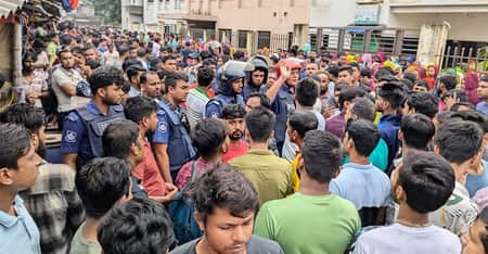 গাজীপুরে ৬ কারখানা বন্ধ, দুটিতে শ্রমিক বিক্ষোভ গাজীপুরে ৬ কারখানা বন্ধ, দুটিতে শ্রমিক বিক্ষোভ