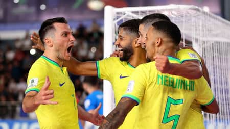 আর্জেন্টিনাকে কাঁদিয়ে ব্রাজিলের ‘হেক্সা’ Brazil